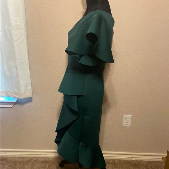 Emerald Green One-Shoulder Ruffled Cocktail Dress - Picture 4 of 9